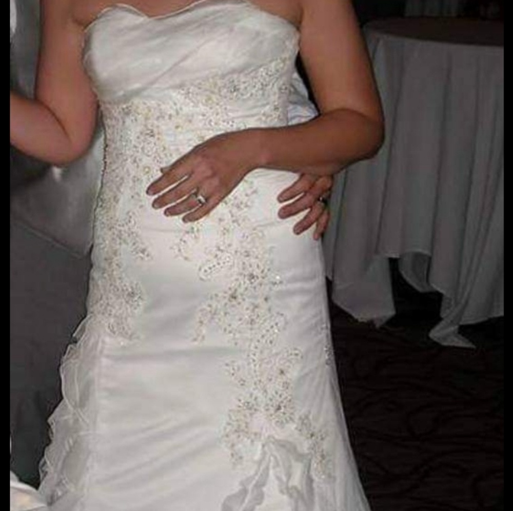 Essence of Australia Wedding Gown